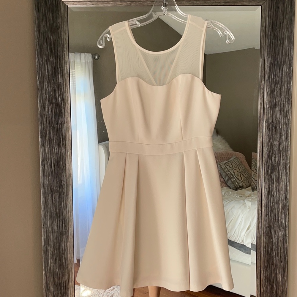BCBG size 6 cream dress